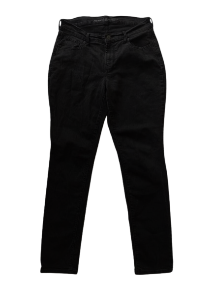 Prenda negra teñida con Koko Jean's, color intenso renovado